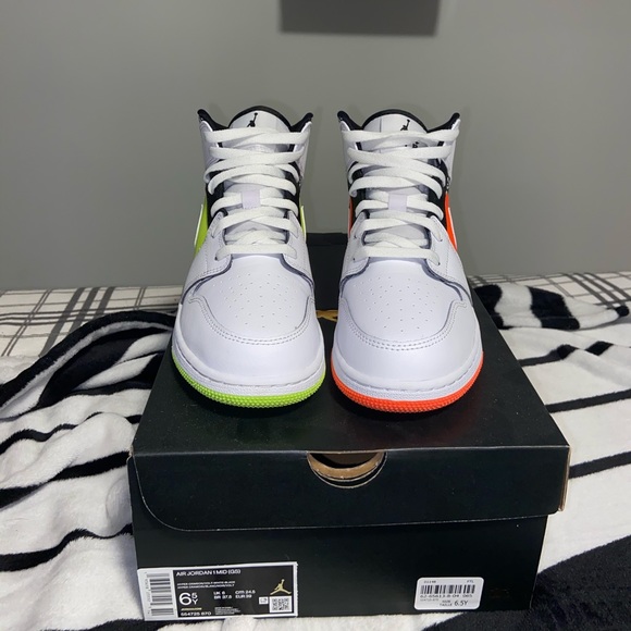 SOLD - Picture 4 of 5